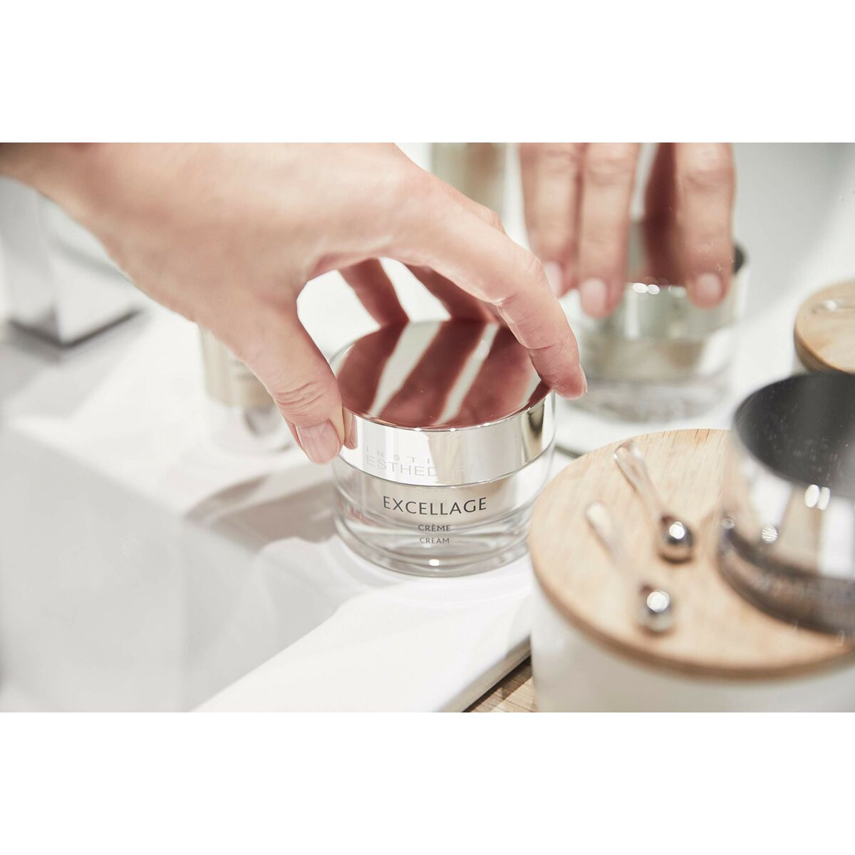 V5HCA24FBE484DCC720E75CEF2F9CC5BF7CR4346094P7